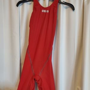 Arena Tech Suit Woman's